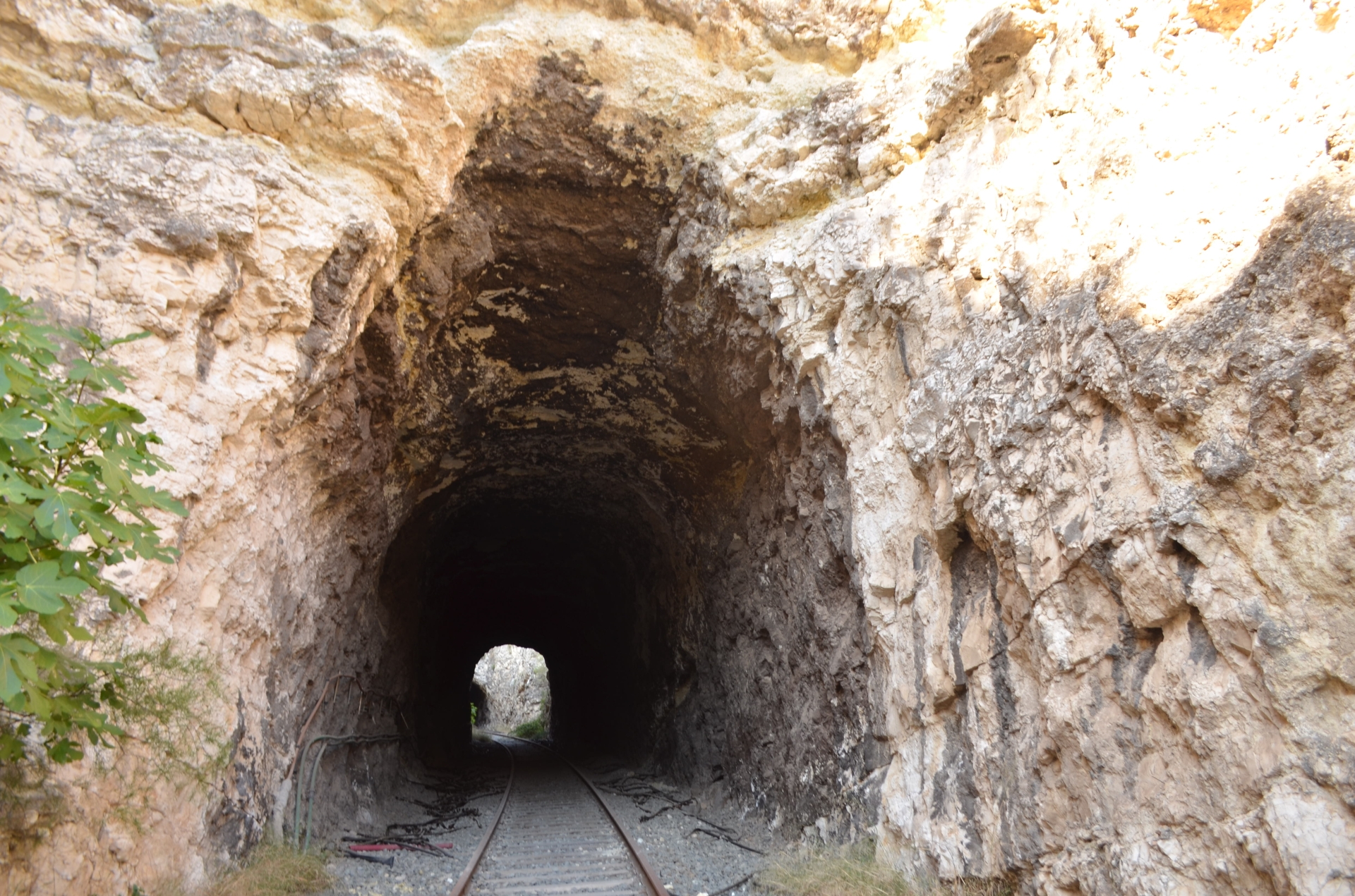 Albacete Ahora T&uacute;neles en la antigua v&iacute;a ferroviaria Chinchilla- Cartagena